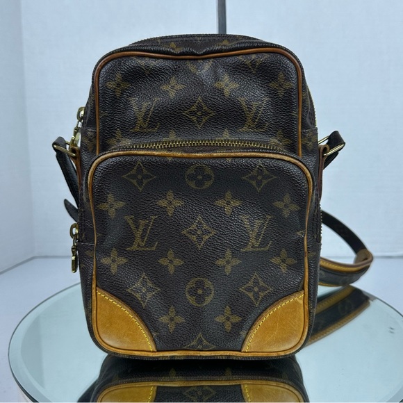 LOUIS VUITTON MONOGRAM AMAZON CROSSBODY BAG - Picture 2 of 15